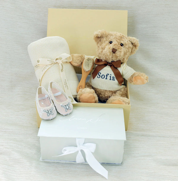 THE BABY GIFTING COMPANY X ARUNA SETH IVORY GIFT SET
